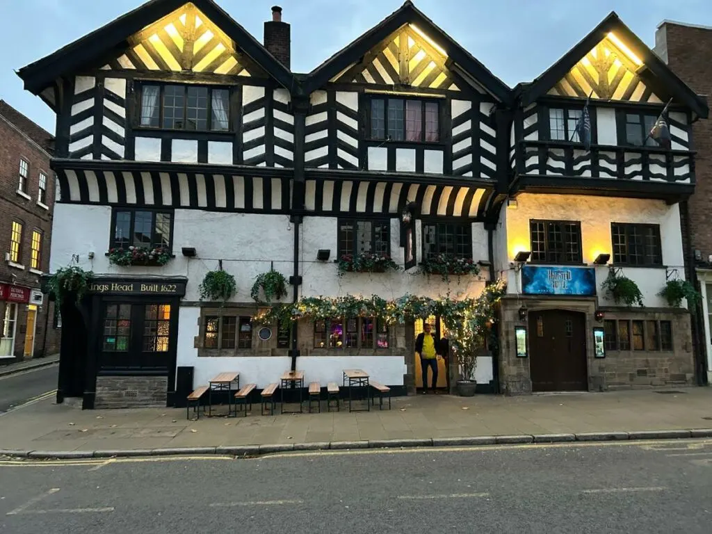 Ye Olde King's Head Pub in Chester