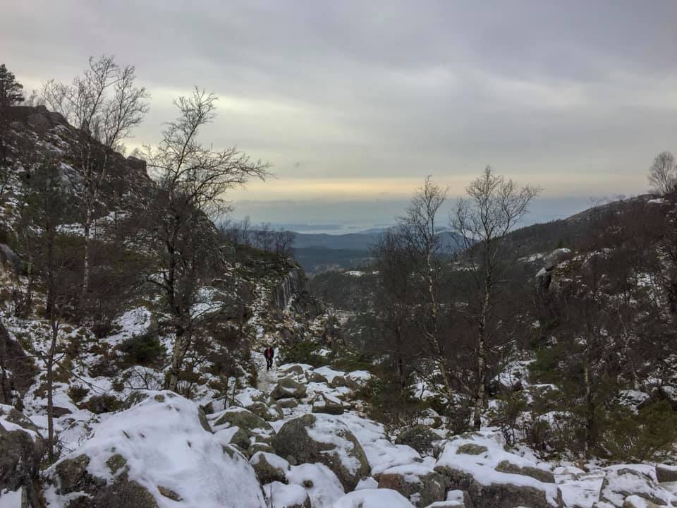 Hiking up Preikestolen