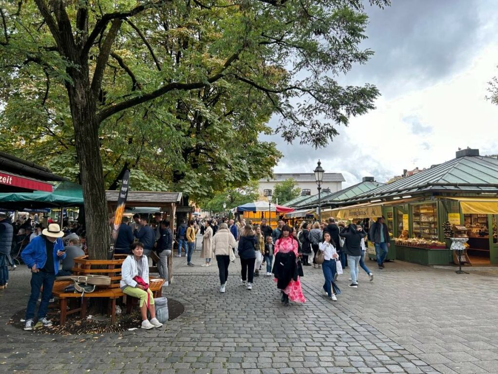 walking down viktualienmarkt