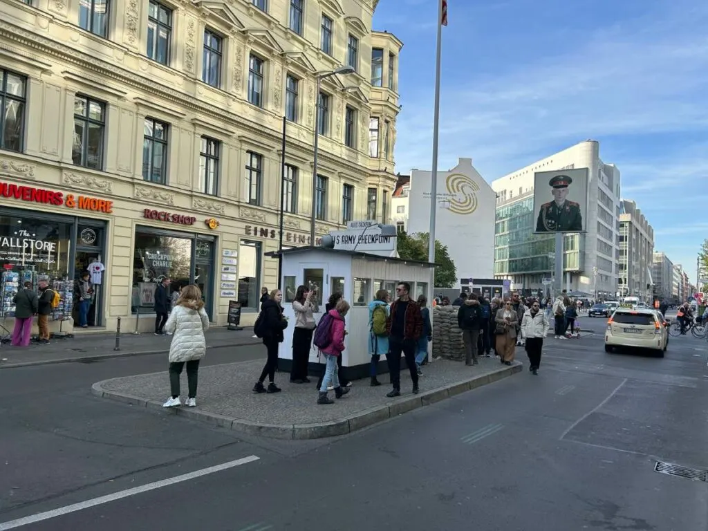 checkpoint charlie in berlin
