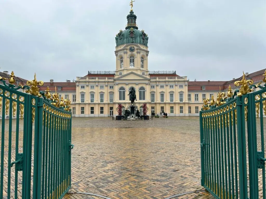 the entrance ot Charlottenberg Palace