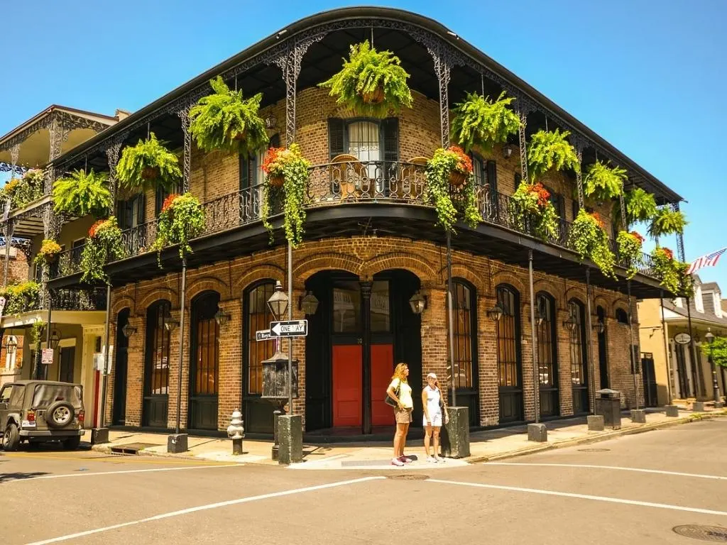 building in new orleans