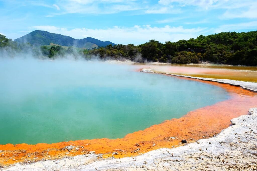 sulphur pool in rotorua