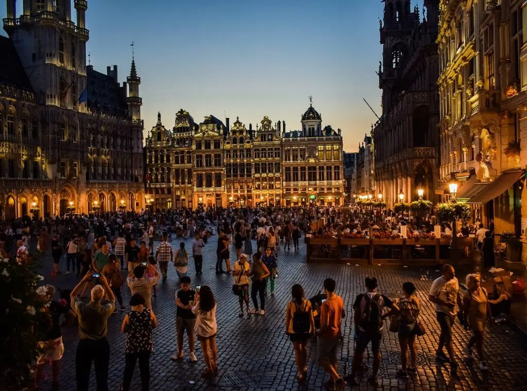 Le Grand-Place at night