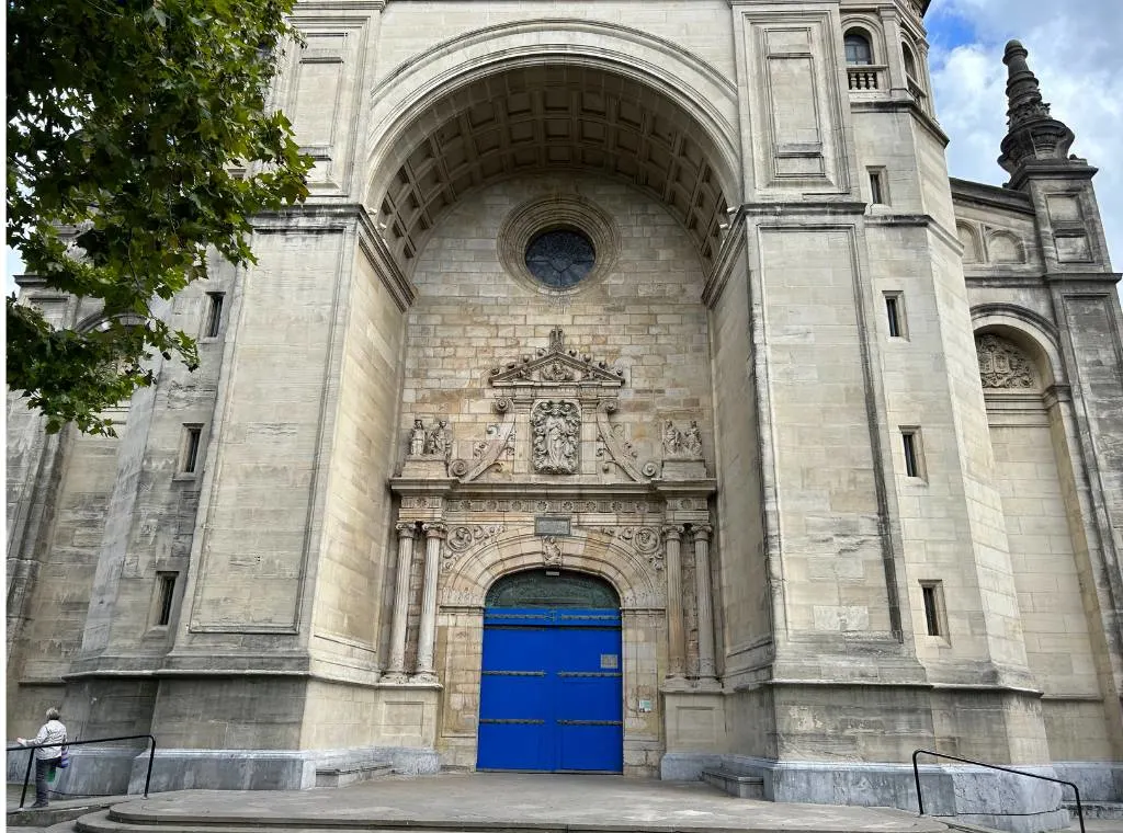 Entrance to the Basilica de Begona