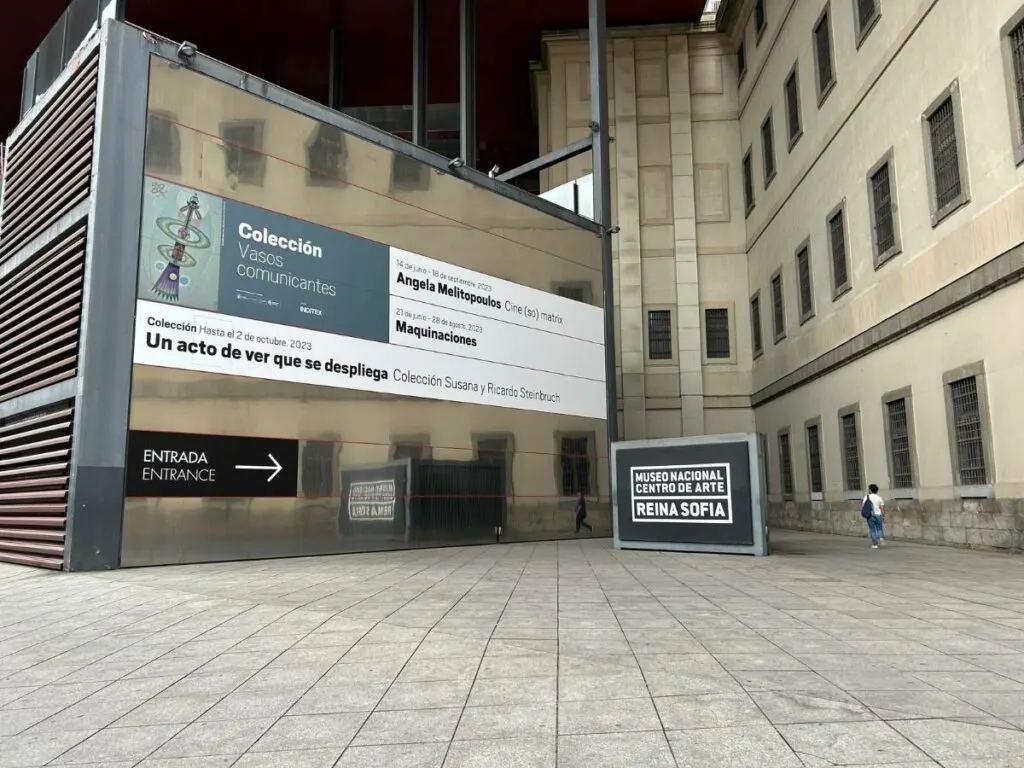 the entrance to museo reina sofia