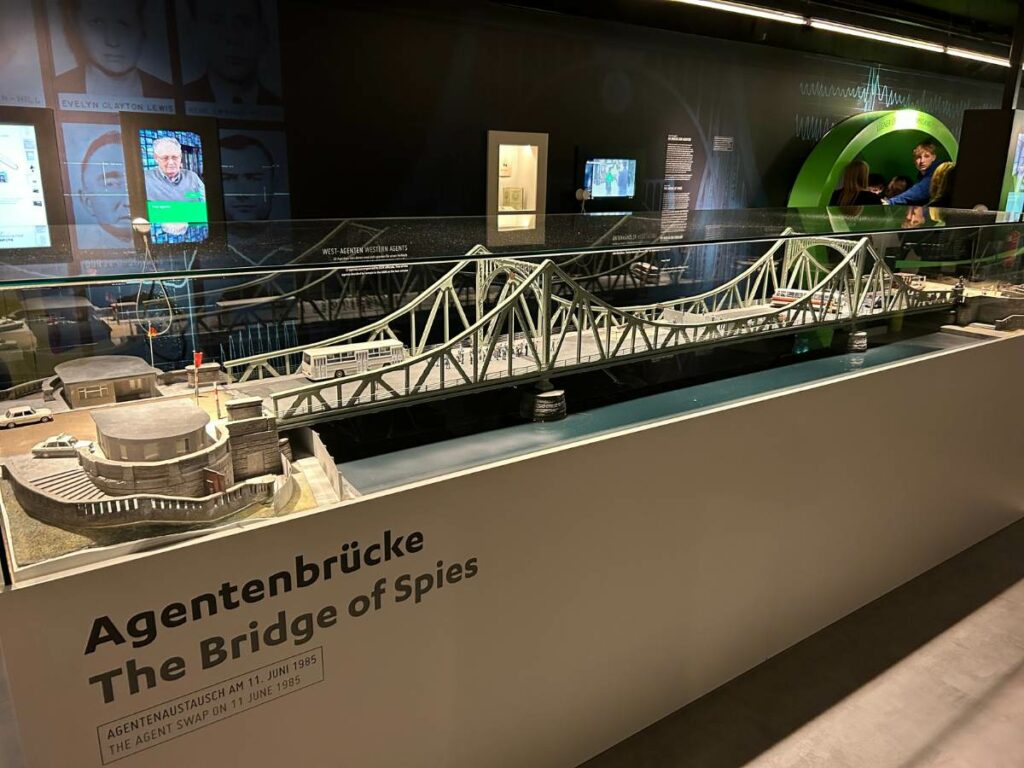 model of the bridge of spies in the German Spy Museum