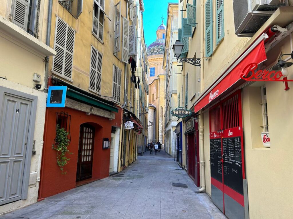 walking around the old town in Nice