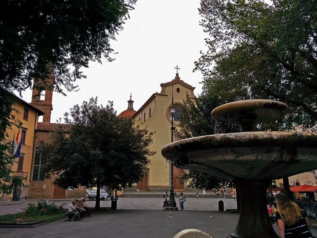 Piazza santo spirito in Oltrarno