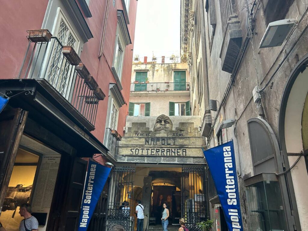 entrance to naples underground