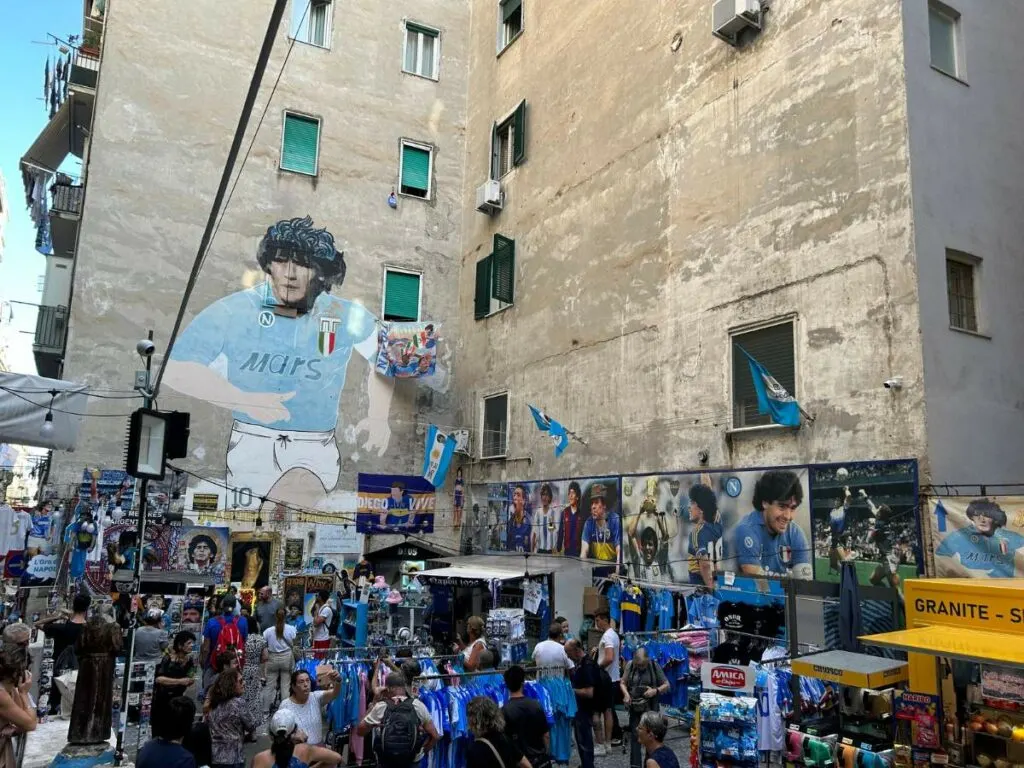 maradona mural ion a block of flats n naples