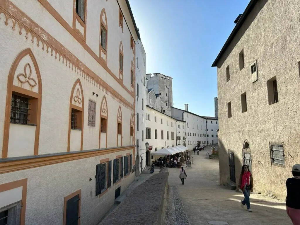 walking in festung hohensalzburg